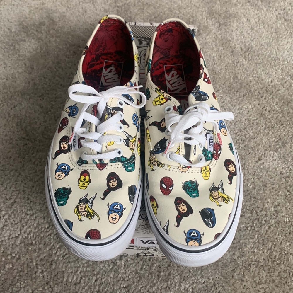 Marvel Vans Size 11 - Picture 5 of 6